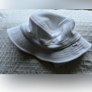 NEW WITH TAGS - Aritzia White TNA Terry Bucket Hat Size S/M